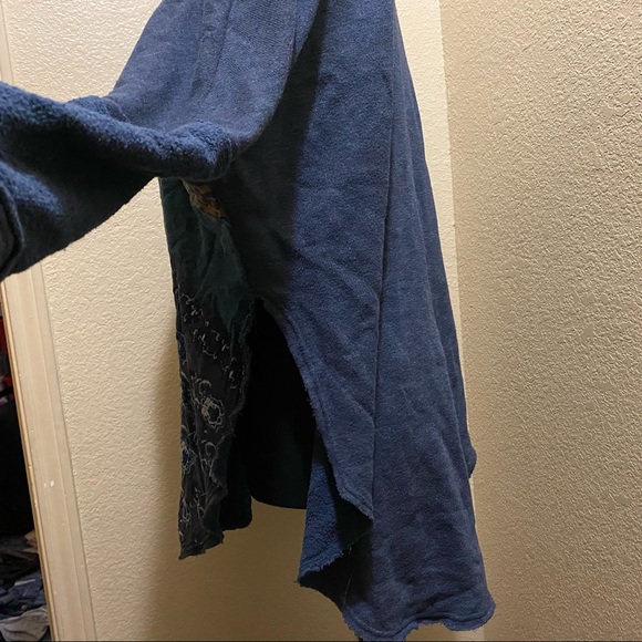 Free People sz S navy long sleeved top - Picture 4 of 5